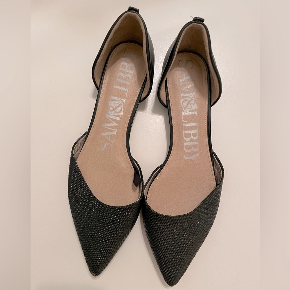 Women’s Pointed Toe Flats - size 8.5